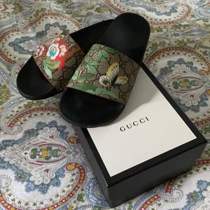 NEW 🔥 8.5/9 Floral/Butterfly GUCCI SLIDES 🔥